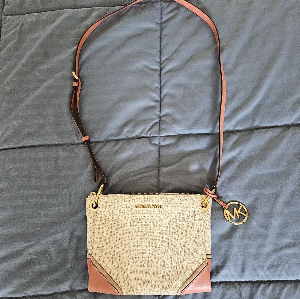 Michael Kors Crossbody Signature Print